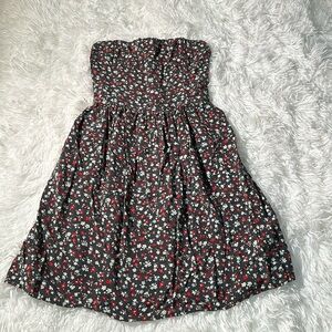 Floral xs hollister mini dress with pockets